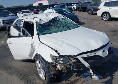 2010 Toyota Camry Se z USA, uszkodzony, nr VIN 4T1BF3EK3AU502428